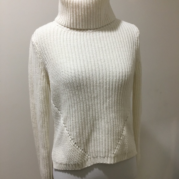 ⛄️ Moth White Hi Lo Turtleneck Sweater - Picture 1 of 8
